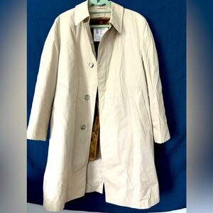 Men’s or Unisex Trench Coat - London Fog medium short